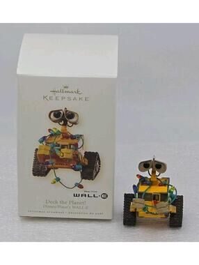 2008 RARE Hallmark Ornament Deck the Planet! WALL-E with Christmas Lights, NEW